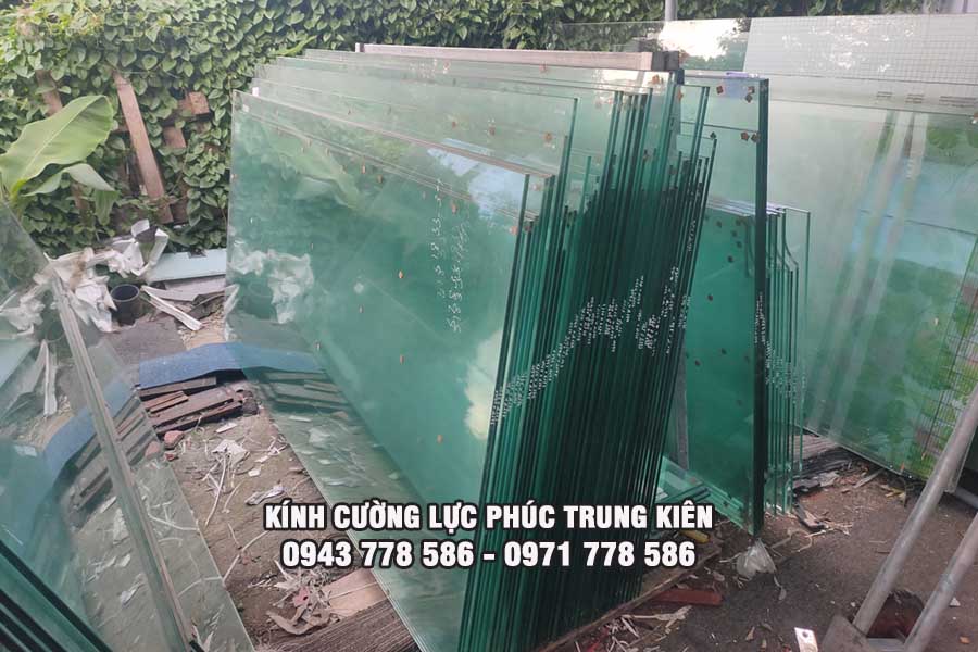 mái kính cường lực